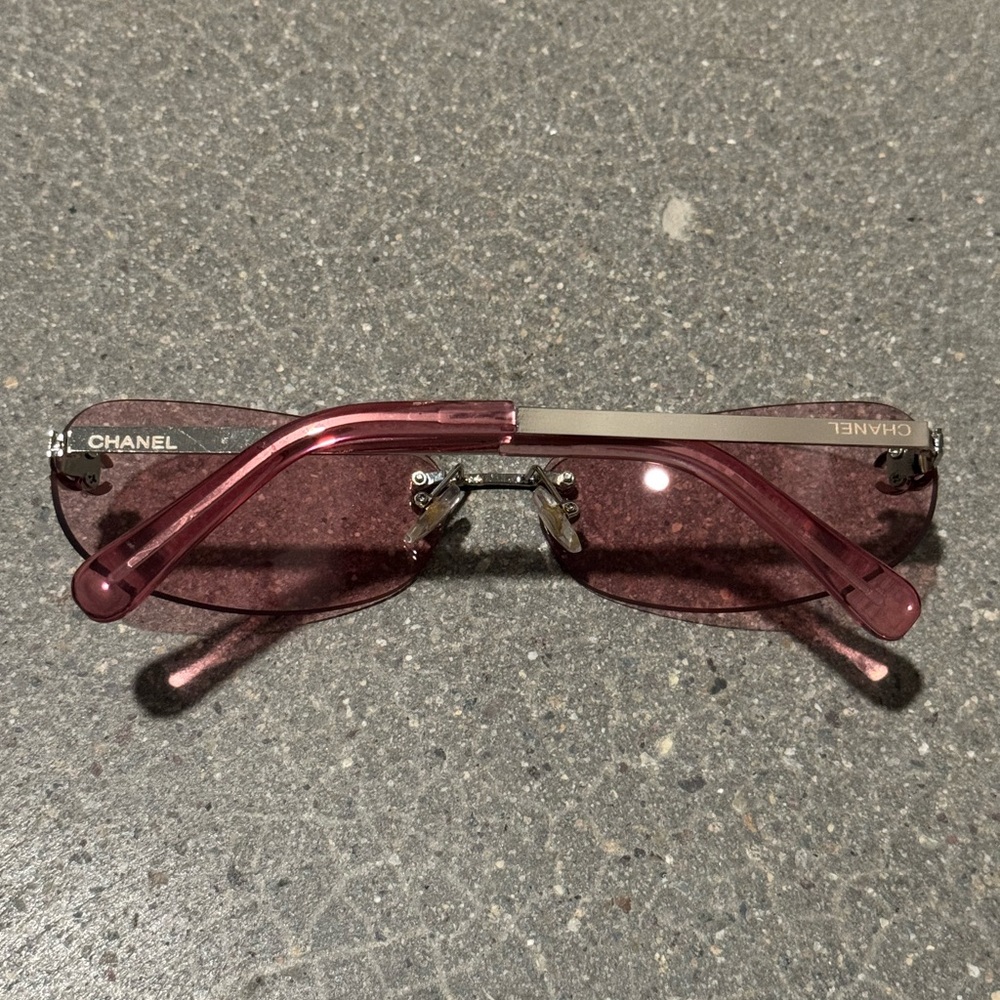 CHANEL Pink Sunglasses - Picture 4 of 7